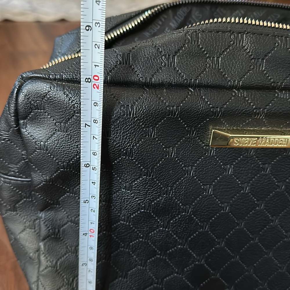 Steve Madden Quilted Black Toiletry Travel Bag - Picture 7 of 9